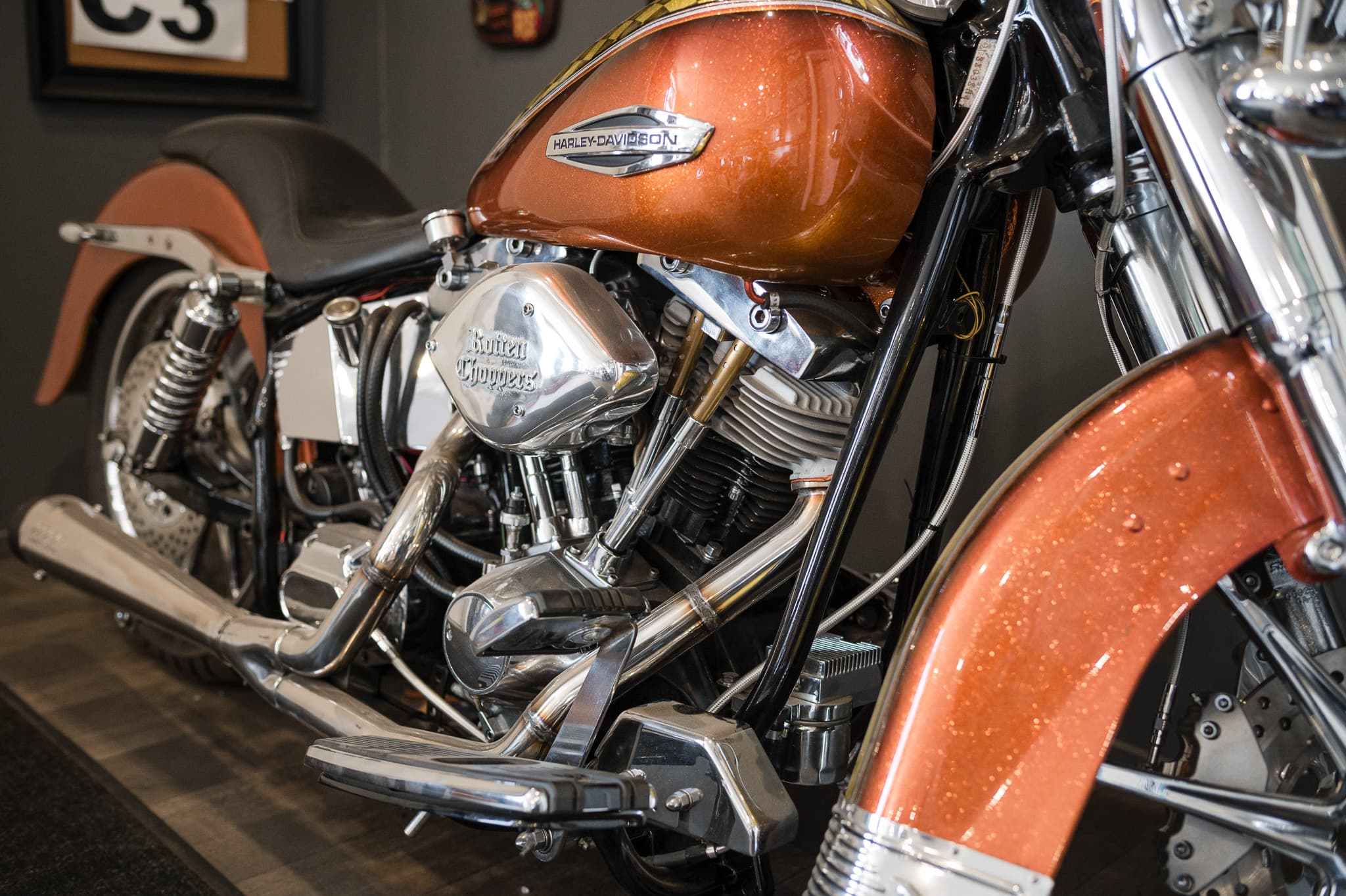 Copper-painted Heritage Springer with chrome rocker boxes and dual exhaust